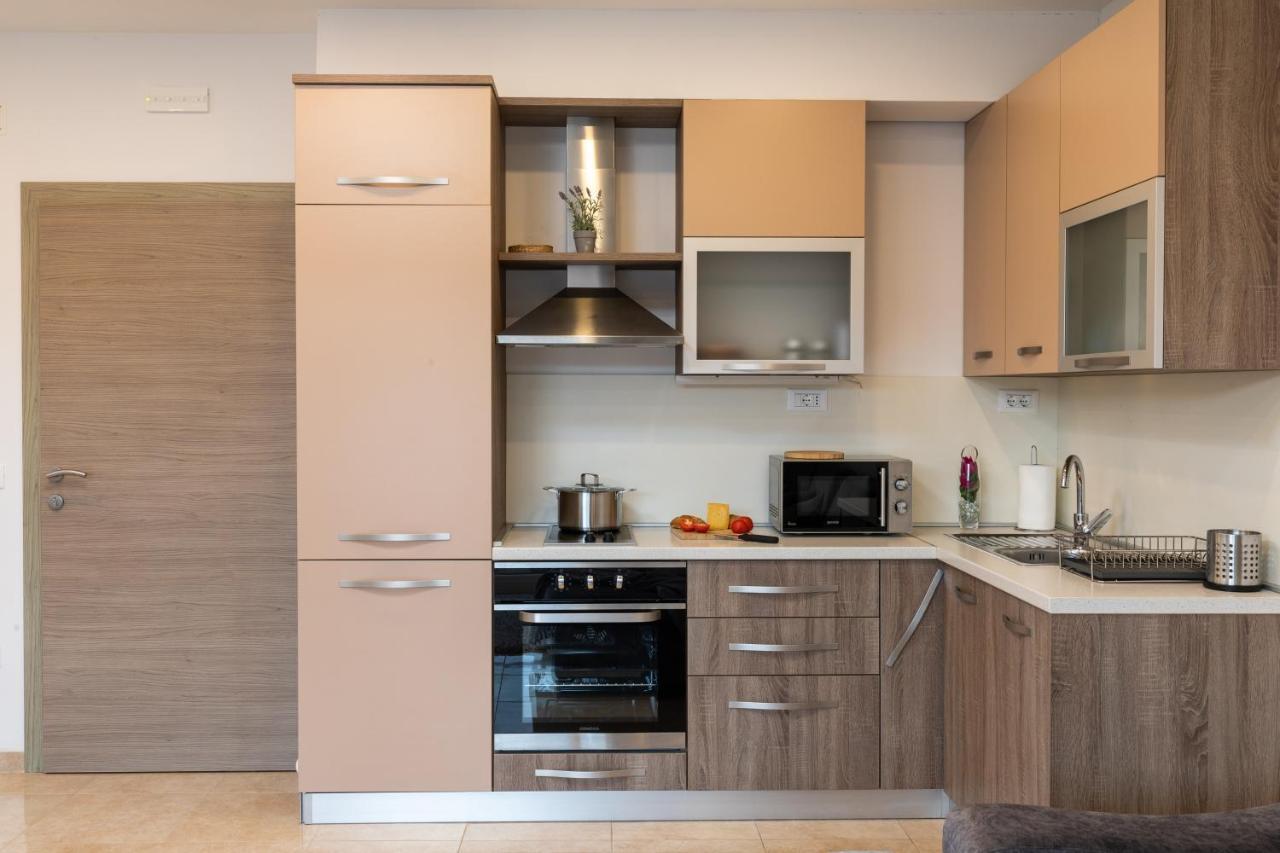 Amarillo Apartments Млини Экстерьер фото
